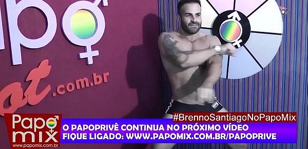  TBTPapoMix - Pornstar Brenno Santiago responde as perguntas picantes do game do PapoMix - Exibido em Julho2015 - Parte 3 - Twitter@TVPapoMix